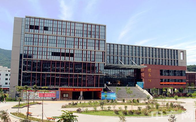 广东工程职业技术学院-图书馆