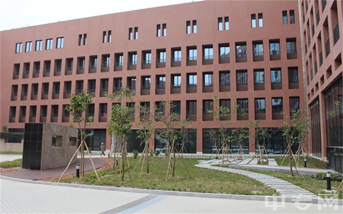 广州体育职业技术学院-图书馆外貌