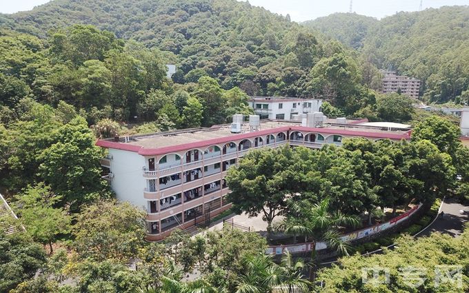 广州涉外经济职业技术学院-宿舍楼