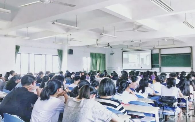 福建工程学院-夜幕