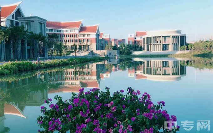 厦门医学院-学校大门